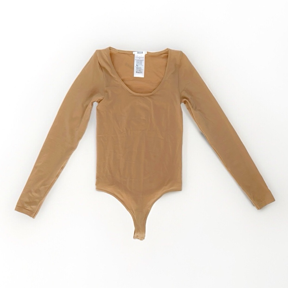 WOLFORD NUDE TAN BUENOS AIRES SHEER THONG LONG SLEEVE SCOOP NECK BODYSUIT